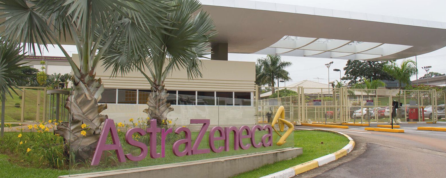 Entrada do complexo da AstraZeneca Brasil em Cotia com infraestrutura voltada à distribuição de medicamentos para países da América Latina